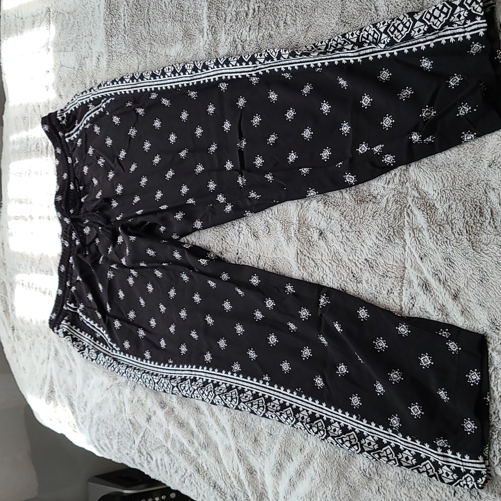 Old Navy soft pant. Size Small.